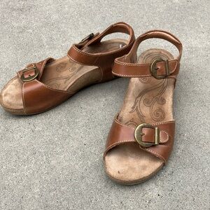 Women’s Brown Leather Taos Sandals Size EU 39